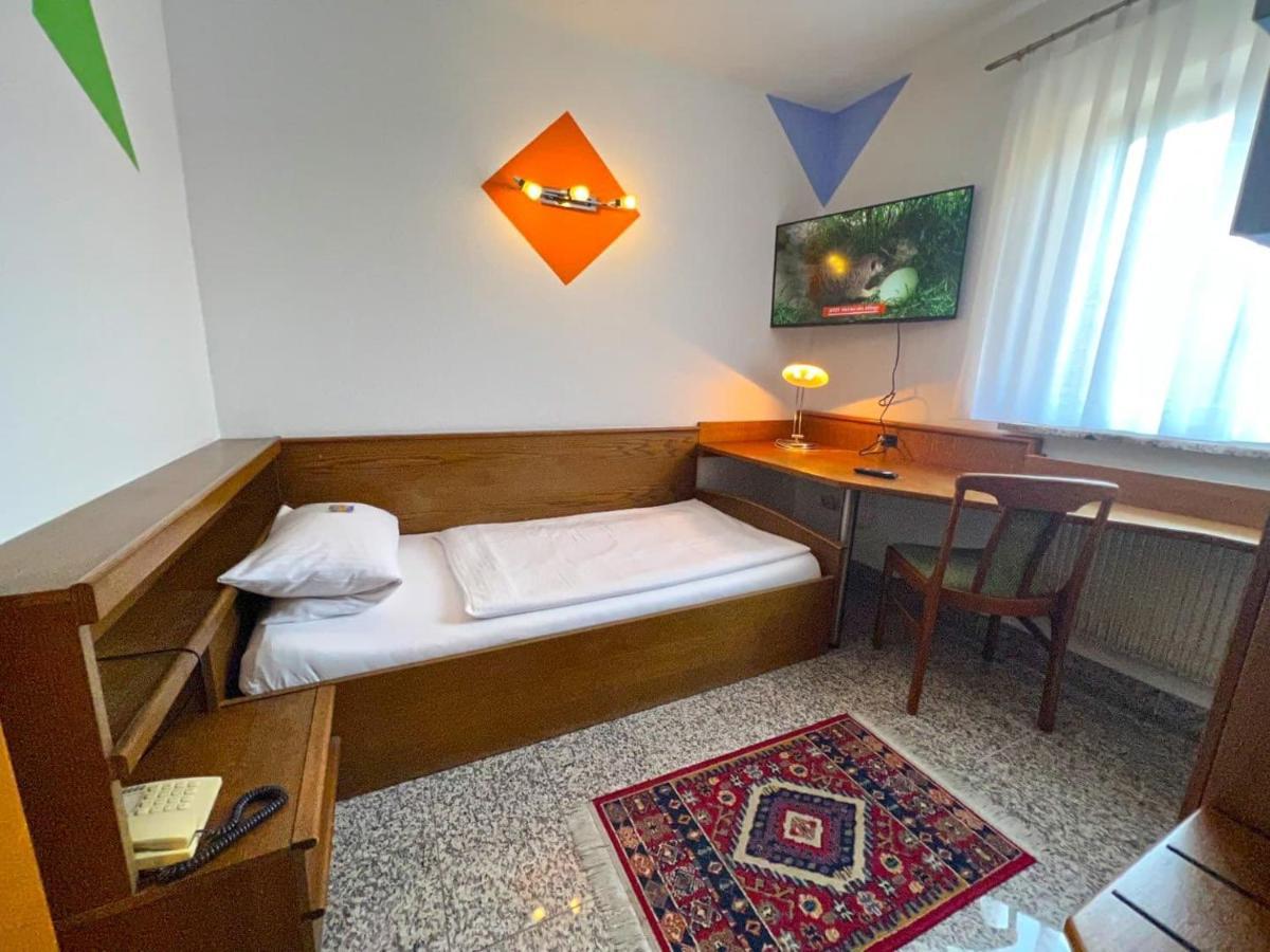 Hotel Und Restaurant Nehrener Hof 외부 사진