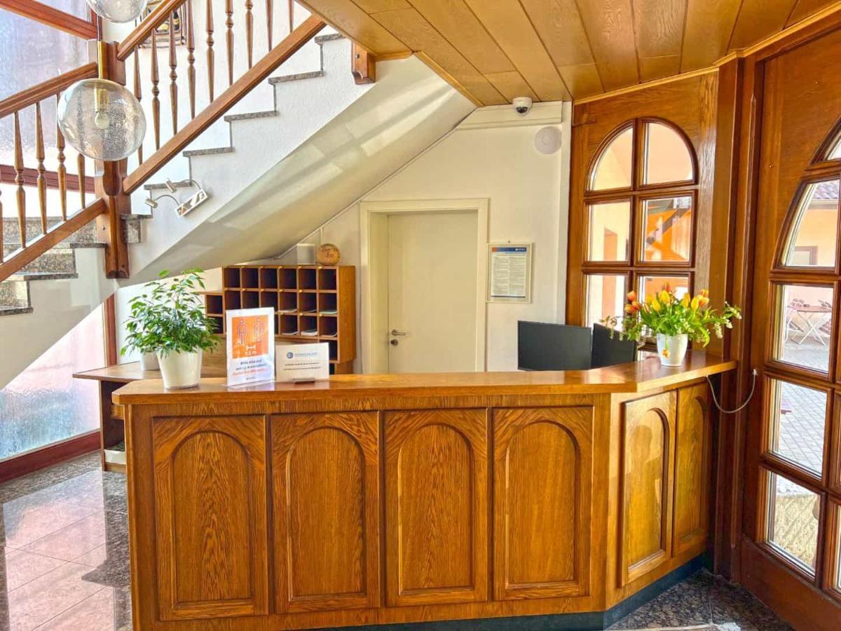Hotel Und Restaurant Nehrener Hof 외부 사진