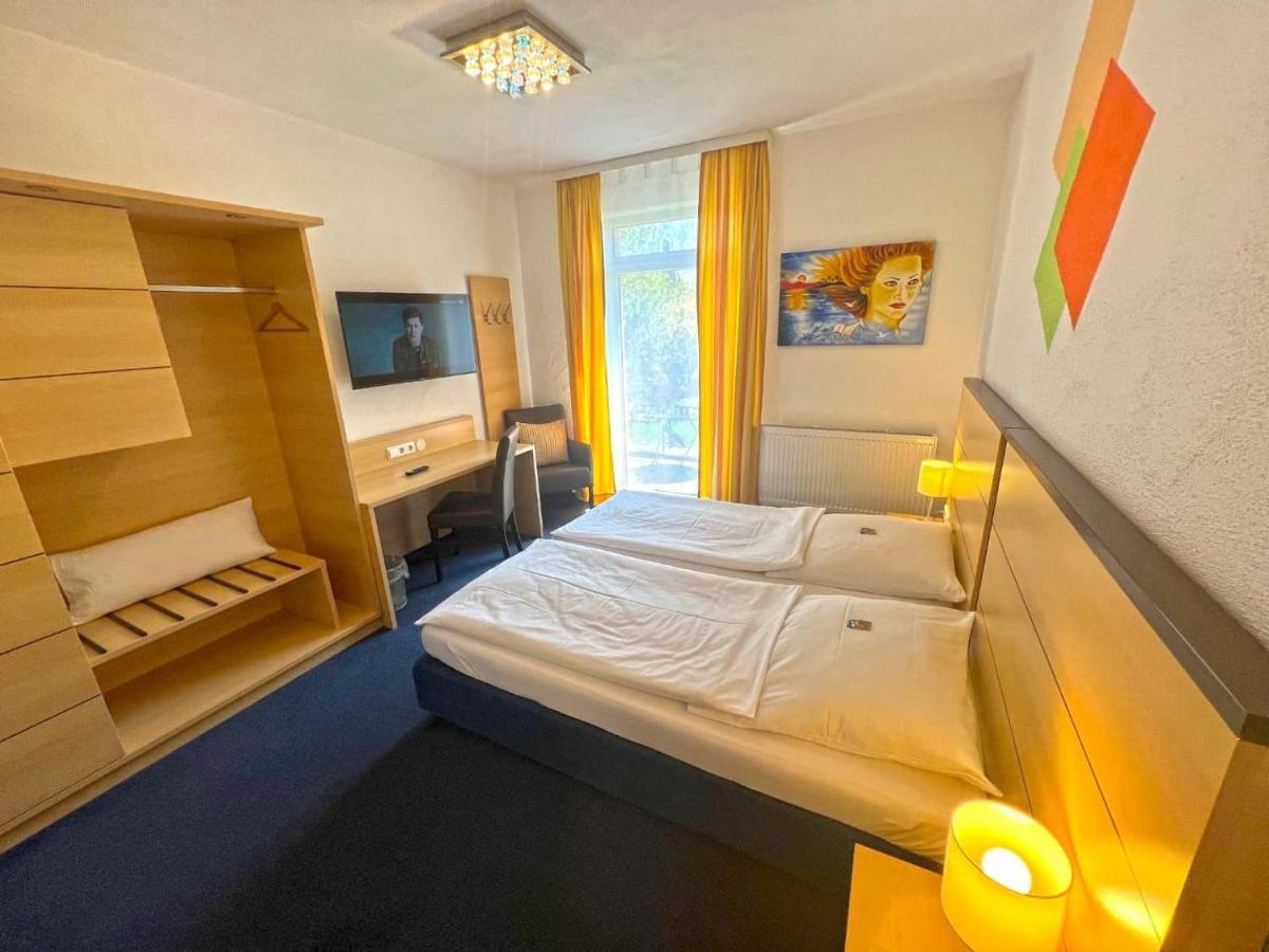 Hotel Und Restaurant Nehrener Hof 외부 사진
