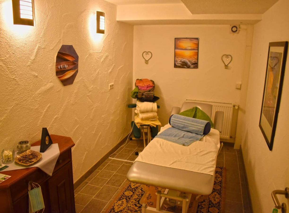 Hotel Und Restaurant Nehrener Hof 외부 사진